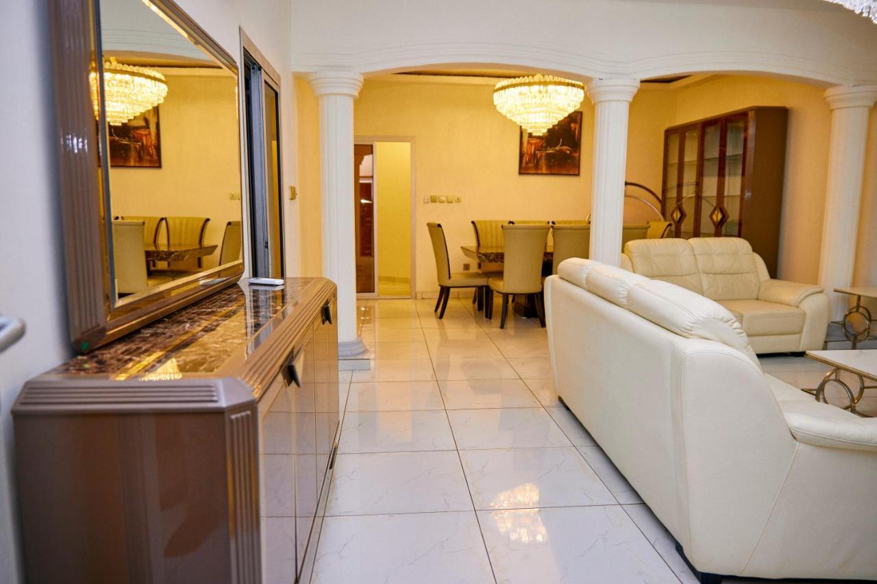 Residence Noumsi Yaoundé Buitenkant foto